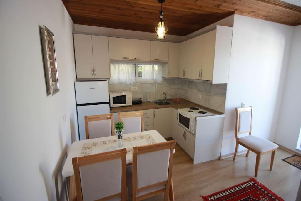 Emblematic House 3 Apartamento Gjirokastër Exterior foto