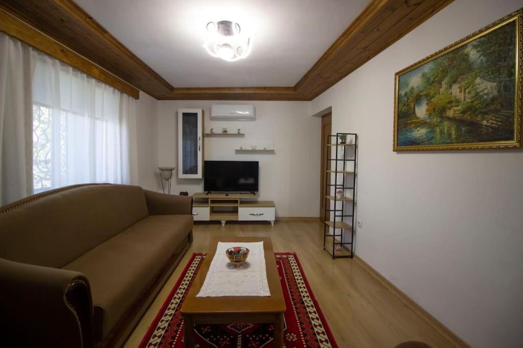Emblematic House 3 Apartamento Gjirokastër Exterior foto